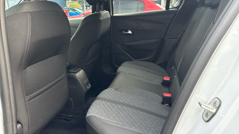 Peugeot 208 1.2 Hybrid 110 Allure 5dr e-DSC6 Petrol Hatchback